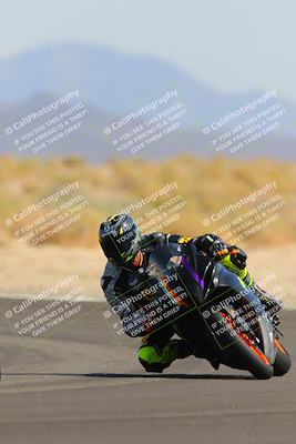 media/Oct-08-2022-SoCal Trackdays (Sat) [[1fc3beec89]]/Turn 16 (125pm)/